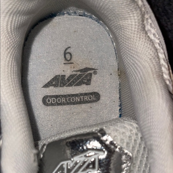 Avia Silver and White Running Shoes - Picture 8 of 9